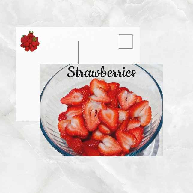 Carte Postale Bol de fraises rouges tranchées Photographie (Créateur téléchargé)