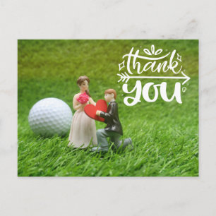Carte Postale Boule de golf et tee sont sur herbe verte Mariage
