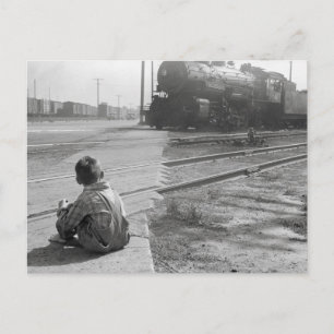 Carte Postale Boy Watching Trains