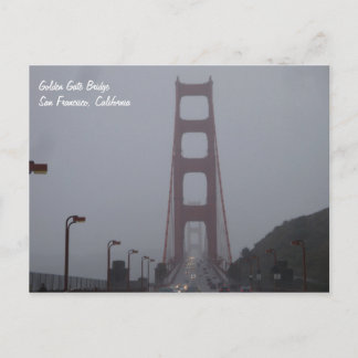 Carte postale brumeuse de golden gate bridge