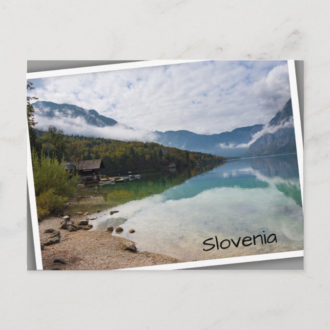Carte Postale Cabine le long du lac Bohinj en Slovénie (Devant)