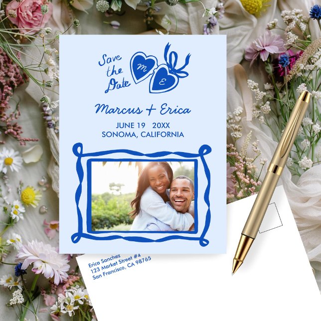 Carte Postale Cartouche de coeur Initiales photo personnalisées  (Heart Locket Custom Photo Your Initials Save the Date Cute Charming Blue Postcard Wedding 
)