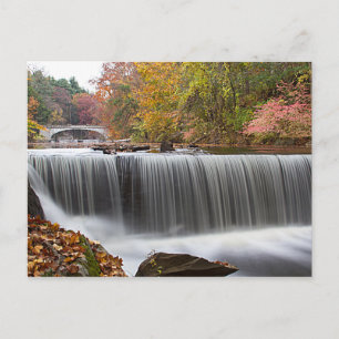 Carte Postale Cascade automnale à Vanderbuilding