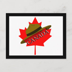 Carte Postale Casquette de la Gendarmerie canadienne sur la feui