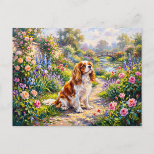 Carte Postale Cavalier Spaniel dans un jardin d'été au bord d'un