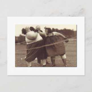 Carte Postale Ce n'est pas fini tant que la grosse dame ne vous 