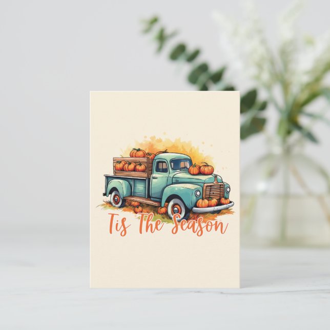 Carte Postale C'est la saison du camion de citrouilles (Debout devant)