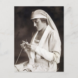 Carte Postale Chandail de tricot de soins infirmiers WWI