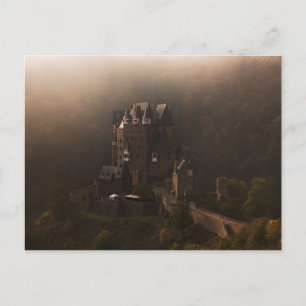 Carte Postale Château de Burg Eltz dans le brouillard matinal