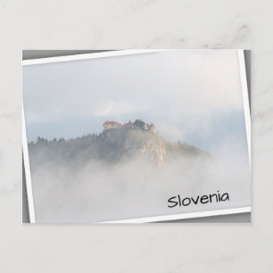 Carte Postale Château de chaume entouré de nuages