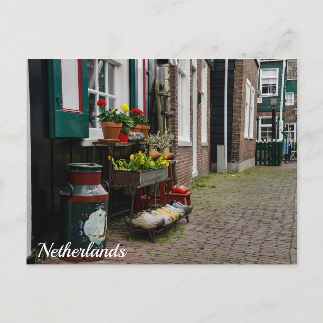 Carte Postale Chaussure en bois traditionnel néerlandais sur rue (Devant)