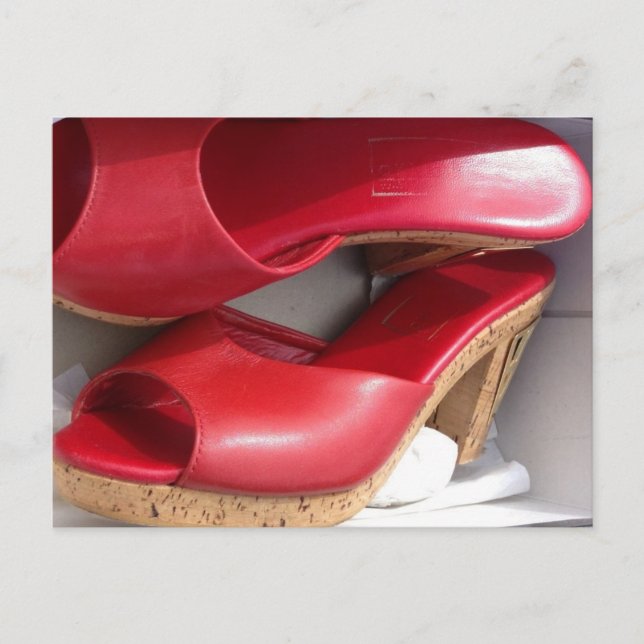 CARTE POSTALE CHAUSSURES ROUGES DOMME (Devant)