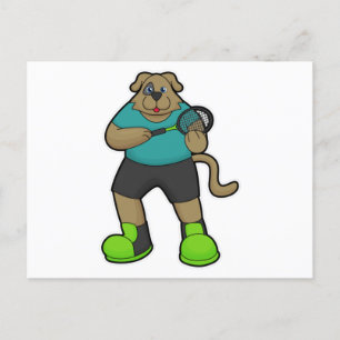 Carte Postale Chien comme joueur de tennis avec raquette de tenn