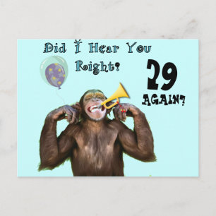 Carte Postale Chimpanzé drôle sur la colline Anniversaire