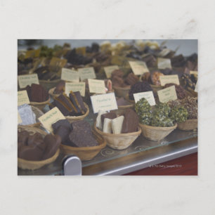Carte Postale Chocolats dans la fenêtre Afficher