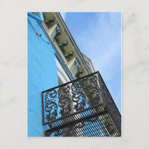 Carte Postale Ciel Bleu et Bâtiment