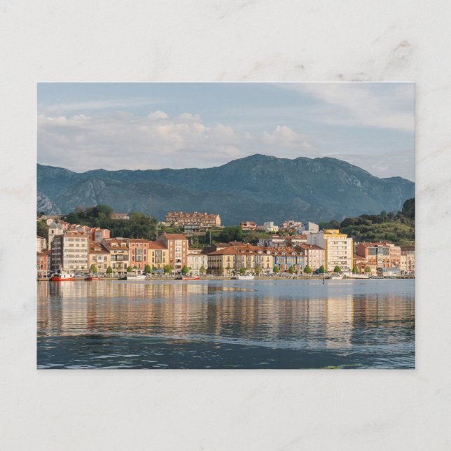 Carte Postale Coastal town Ribadesella, Spain (Devant)