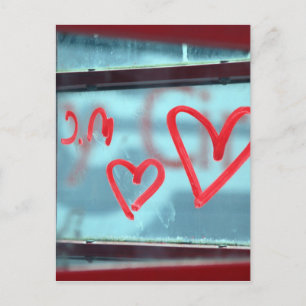 Carte Postale Coeur de bâton à lèvres sur la fenêtre