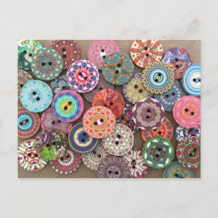 Carte Postale Collage coloré de boutons en bois peint Photo