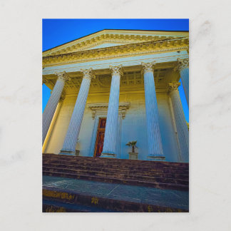 Carte Postale Colonnes de style Greek Revival sur un ciel bleu
