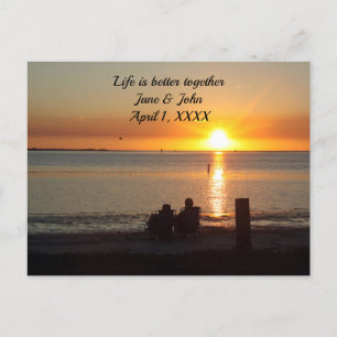 Carte Postale Couple Asseyez-Vous Sur La Plage Au Sunset Anniver