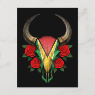 Carte Postale Crâne de taureau avec drapeau guyanien et roses ro