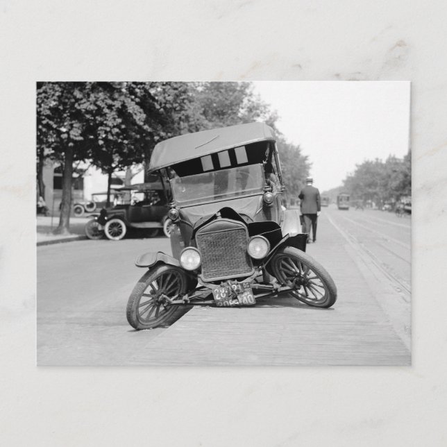 Carte Postale Crashed Vintage Car, 1922 (Devant)