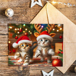 Carte Postale Cute chatons avec le Père Noël et les casquettes d