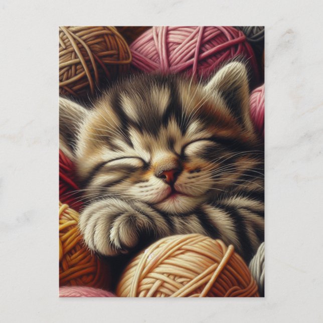 Carte Postale Cute Grey Kitten Napping dans les boules de fils (Devant)