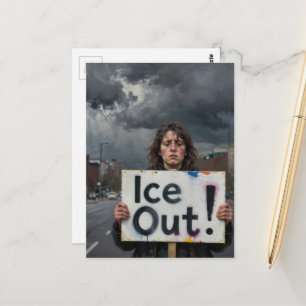 Carte Postale Dame de protestation de glace dans une ville