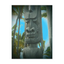Carte postale de la statue de tiki souriante
