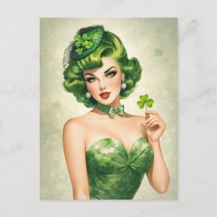 Carte postale de pin-up Lucky Shamrock 