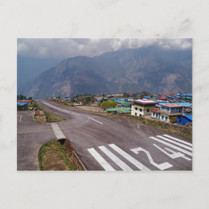 Carte Postale Décollage de l'avion à l'aéroport de Lukla Mountai