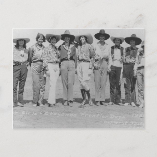 Carte Postale Des filles à Cheyenne Frontier Days, 1929. (Devant)