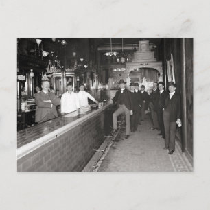 Carte Postale Des Hommes Boivent Au Bar, 1910
