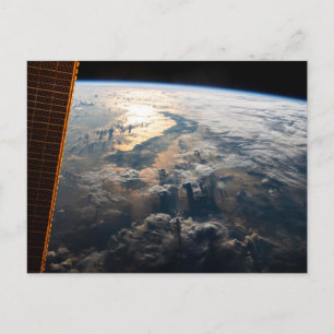 Carte Postale Des Poutres Sunglint Au Large De La Mer Des Célèbe