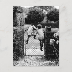 Carte Postale Deux enfants's échappent