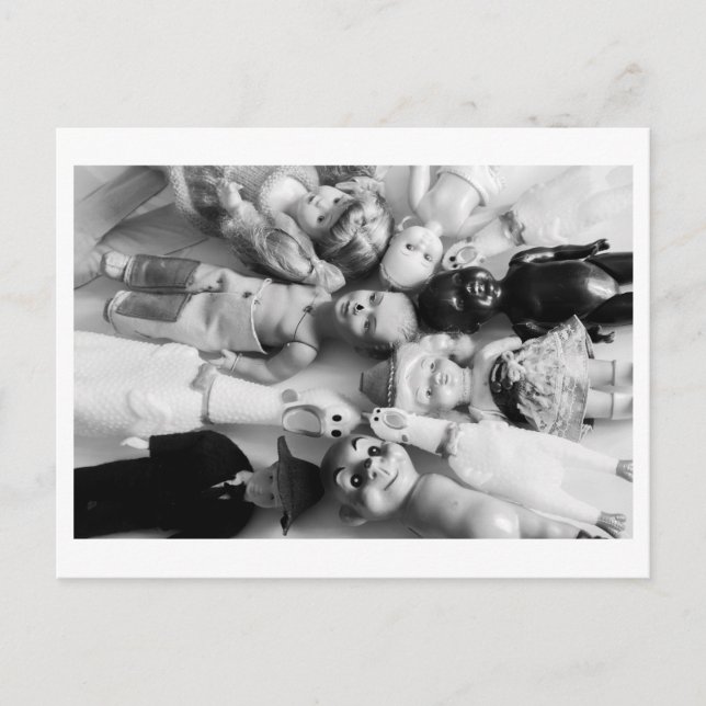 Carte Postale Doll Portrait - Plastic Dolls and Rubber Chickens (Devant)