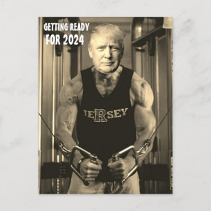 CARTE POSTALE DONALD TRUMP DANS LA GYM 2024 POSTCARD
