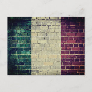 Carte Postale Drapeau de l'Italie vintage sur un mur de briques