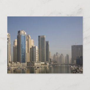 Carte Postale EAU, Dubaï. Tours de marina avec bateaux à l'ancre