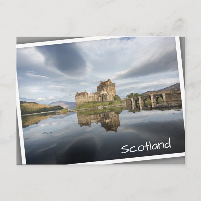 Carte Postale Eilean Donan Castle avec réflexion en Ecosse (Devant)