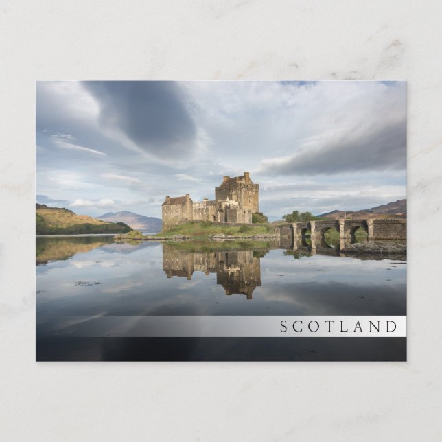 Carte Postale Eilean Donan Castle avec réflexion en Ecosse (Devant)