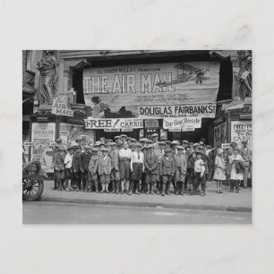 Carte Postale Enfants au cinéma, 1925