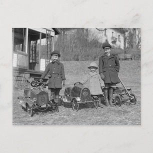 Carte Postale Enfants avec voitures à pédales, 1924