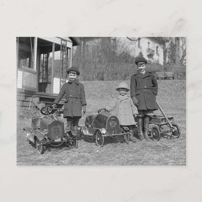 Carte Postale Enfants avec voitures à pédales, 1924 (Devant)