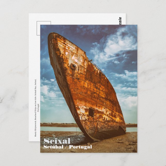 Carte Postale Épave rouillée échouée ou échouée sur une plage (Devant / Derrière)