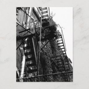 Carte Postale Escalier de bâtiment d'appartements en vieux fer
