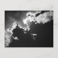 Espoir dans le revêtement argenté des nuages.
