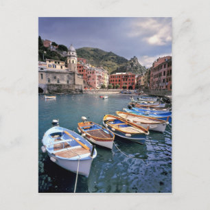 Carte Postale Europe, Italie, Vernazza. Bateaux aux couleurs viv